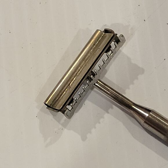 Vintage Enders safety razor with box and blade with sleeve - Picture 9 of 9